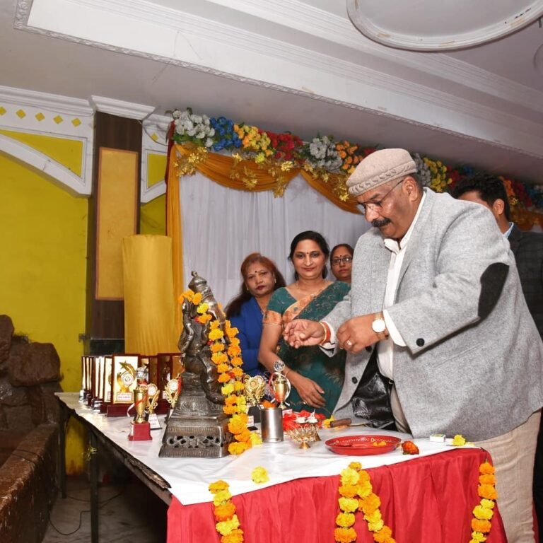 2020 Shree Mahesh ChandraTrivedi is litting diya